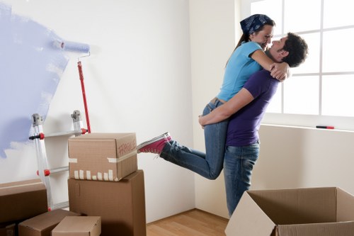 Local moving service navigating London streets and access challenges
