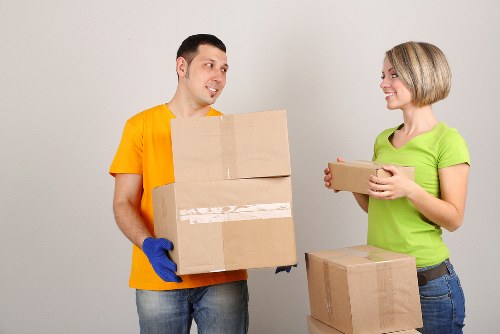 Packing and handling support for a move